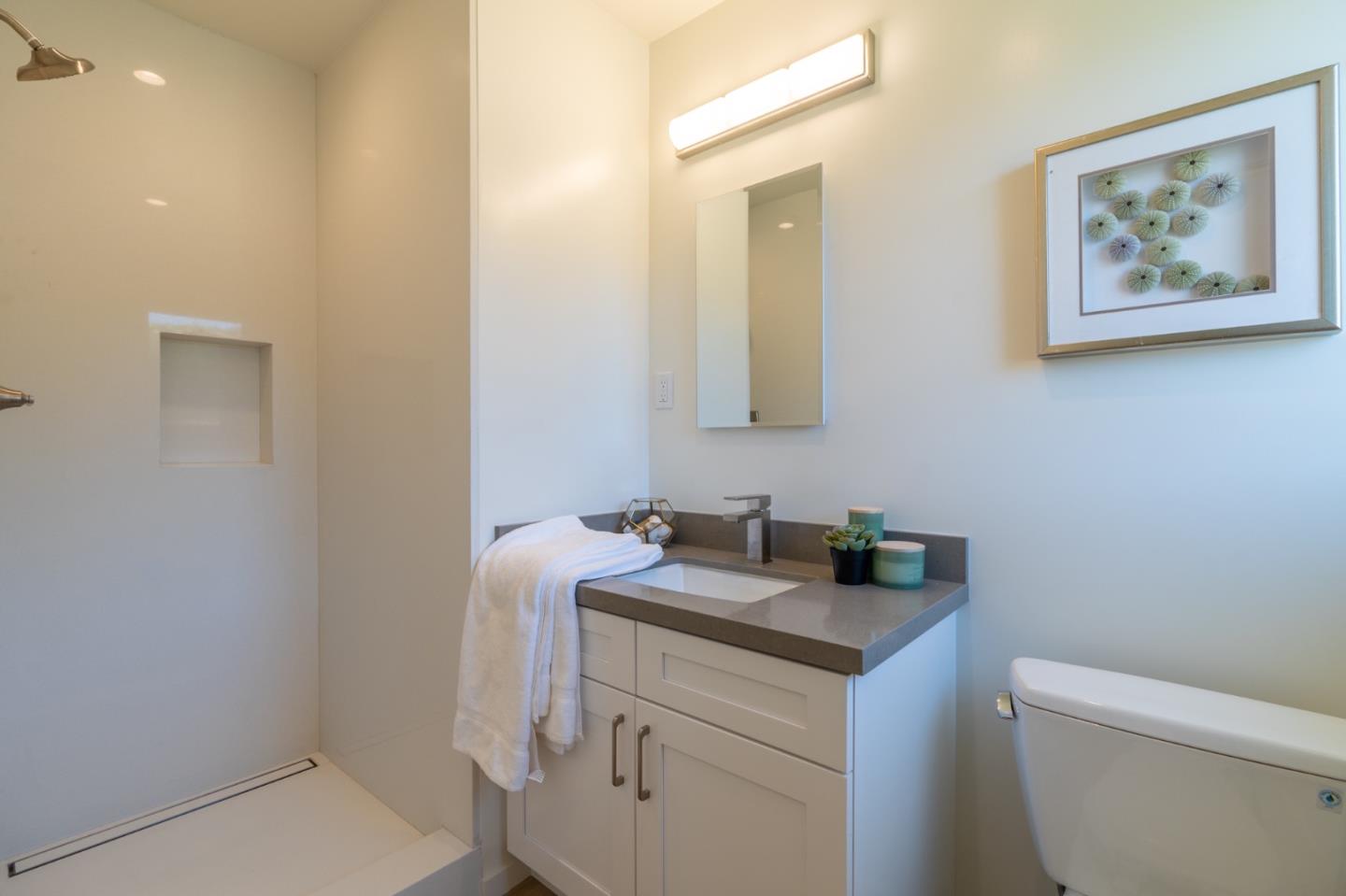 Detail Gallery Image 26 of 63 For 15 Buckland Ct, San Carlos,  CA 94070 - 3 Beds | 2/1 Baths