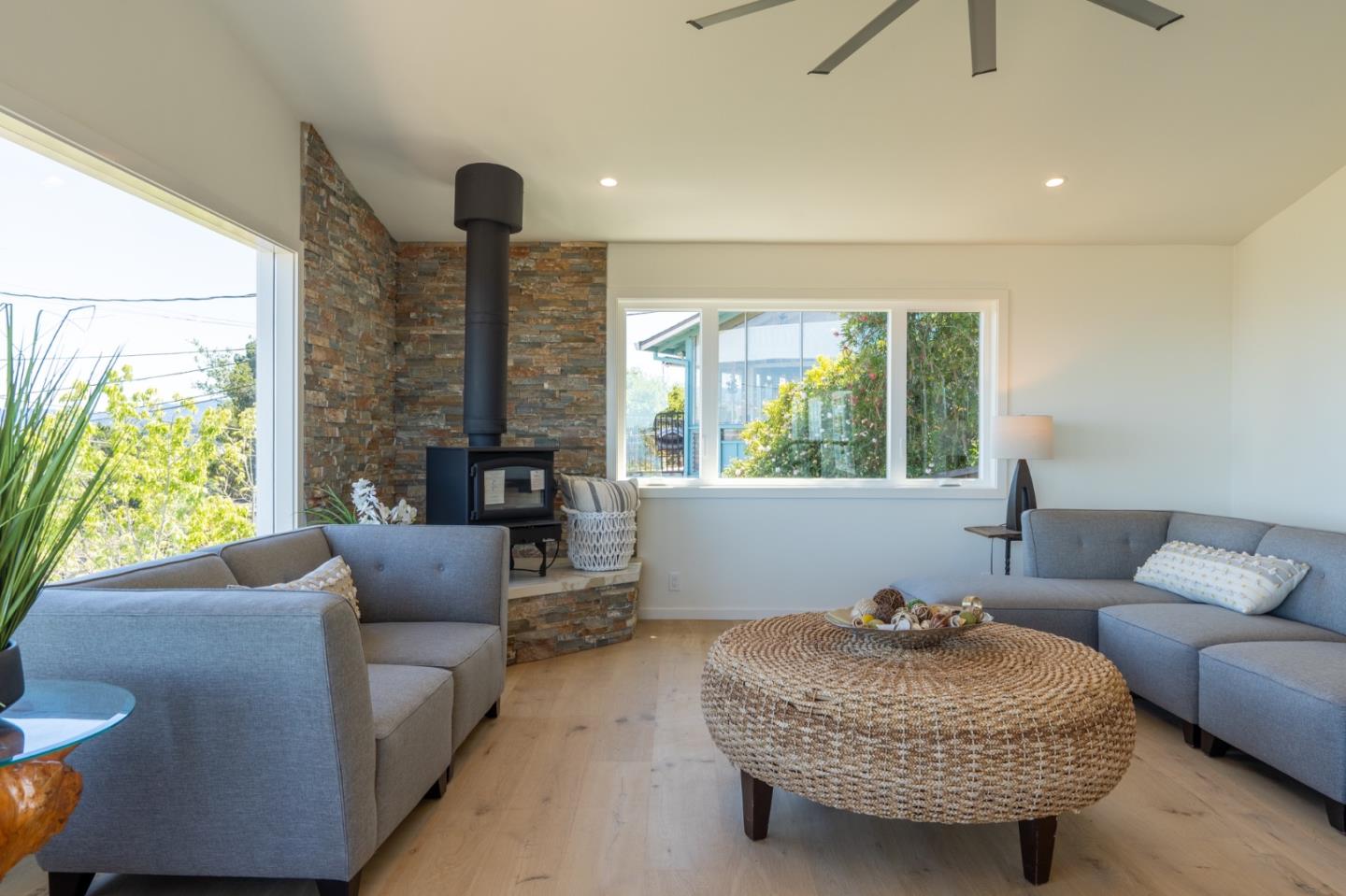 Detail Gallery Image 37 of 63 For 15 Buckland Ct, San Carlos,  CA 94070 - 3 Beds | 2/1 Baths