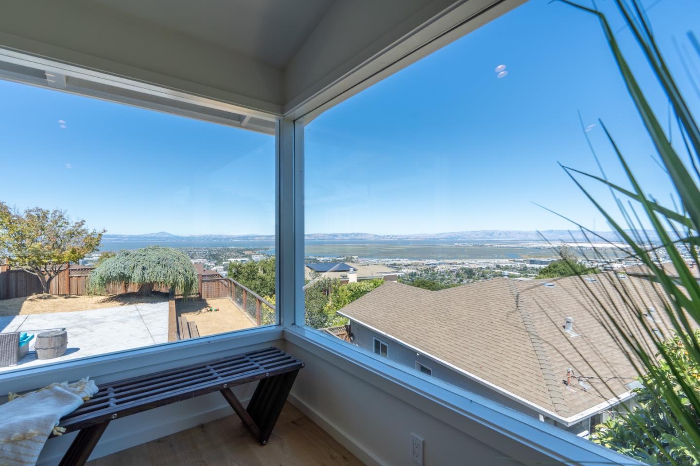 Detail Gallery Image 41 of 63 For 15 Buckland Ct, San Carlos,  CA 94070 - 3 Beds | 2/1 Baths