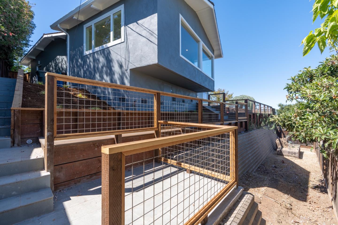 Detail Gallery Image 48 of 63 For 15 Buckland Ct, San Carlos,  CA 94070 - 3 Beds | 2/1 Baths