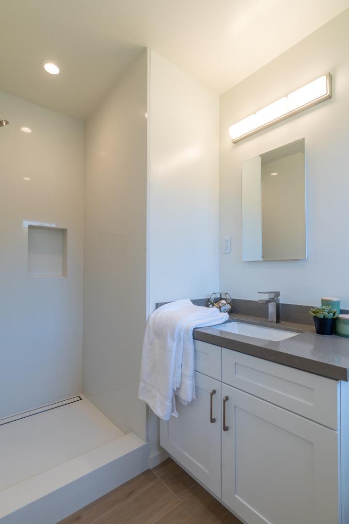 Detail Gallery Image 53 of 63 For 15 Buckland Ct, San Carlos,  CA 94070 - 3 Beds | 2/1 Baths