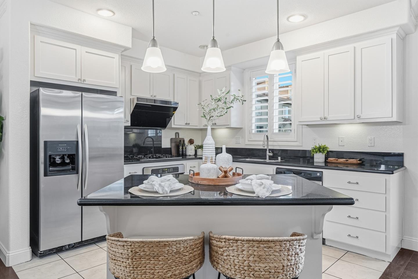 Detail Gallery Image 12 of 56 For 1136 Mckay Dr, San Jose,  CA 95131 - 4 Beds | 3 Baths