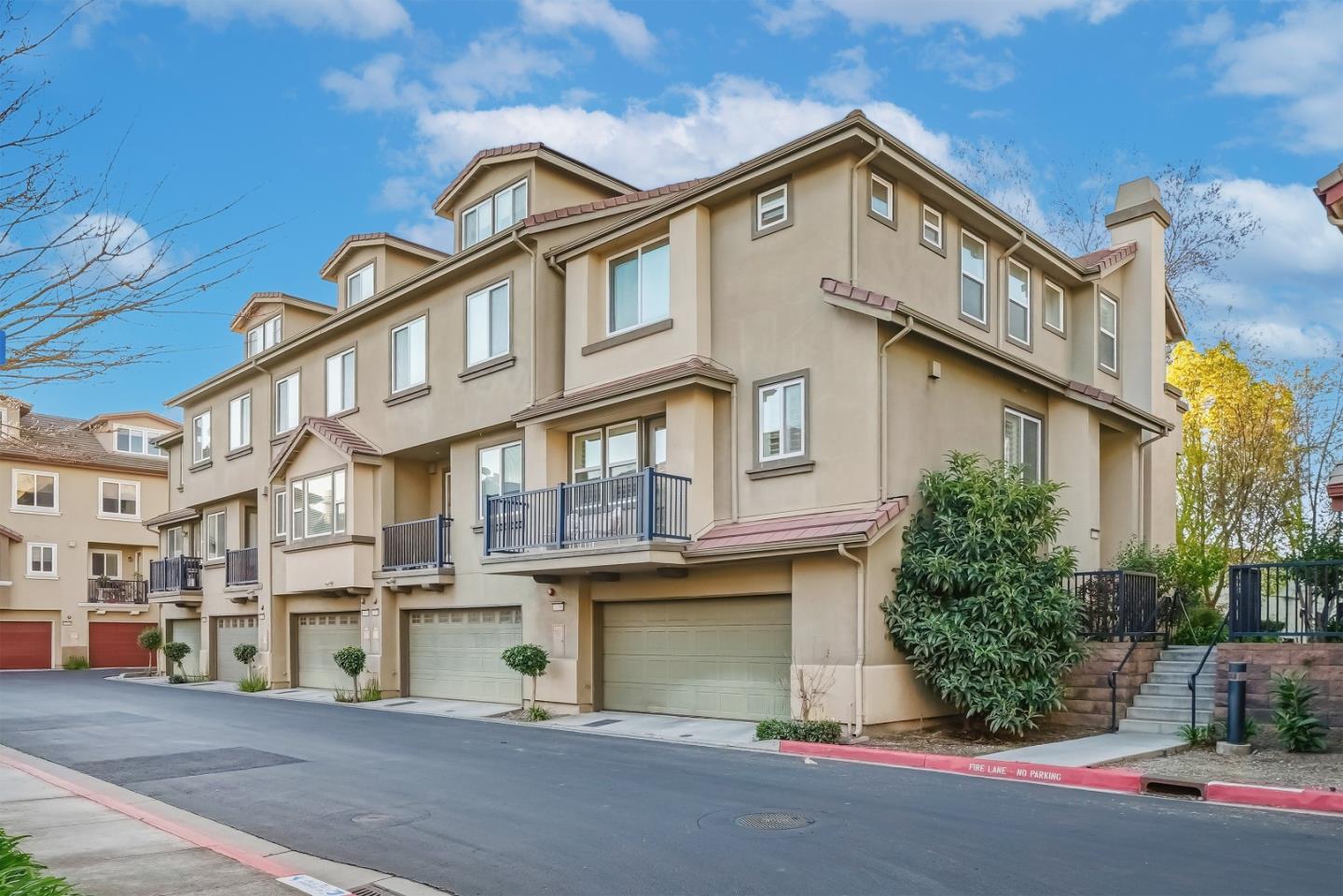 Detail Gallery Image 2 of 56 For 1136 Mckay Dr, San Jose,  CA 95131 - 4 Beds | 3 Baths