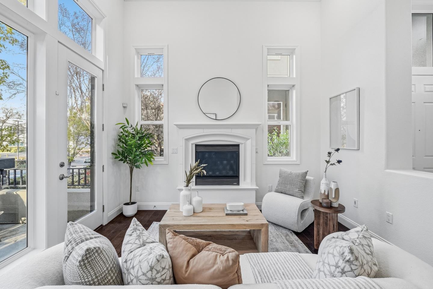 Detail Gallery Image 4 of 56 For 1136 Mckay Dr, San Jose,  CA 95131 - 4 Beds | 3 Baths