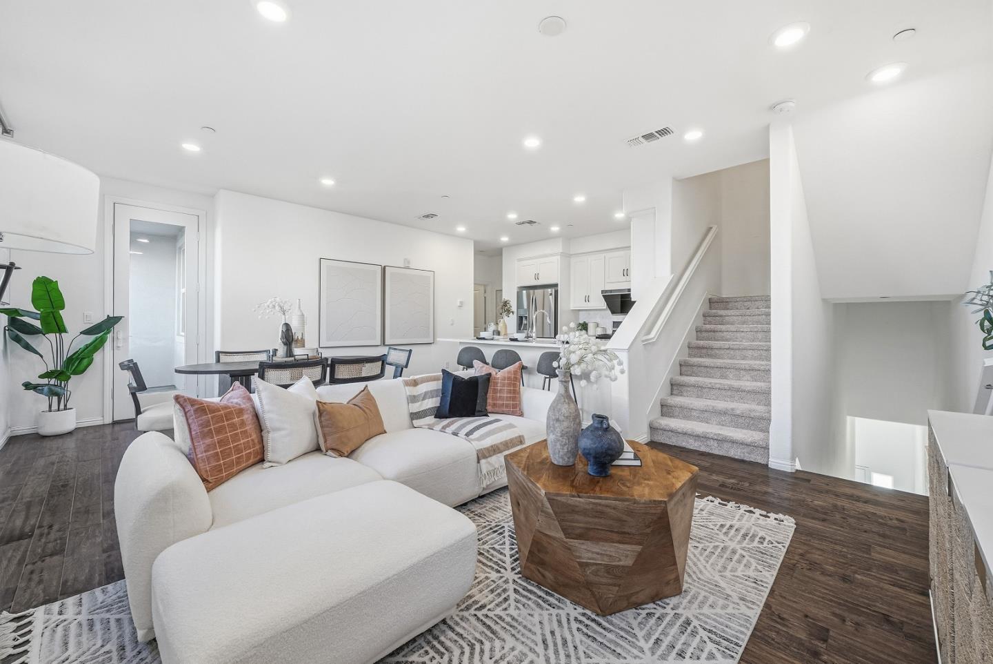 Photo #6: ML82030081 Listing: Photo #6