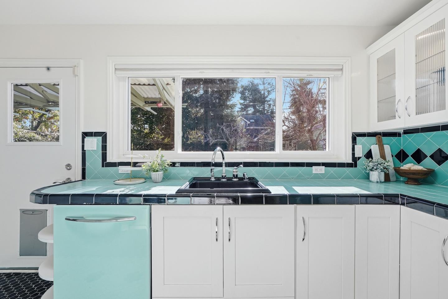 Detail Gallery Image 12 of 41 For 2306 Peachtree Ln, San Jose,  CA 95128 - 3 Beds | 1 Baths