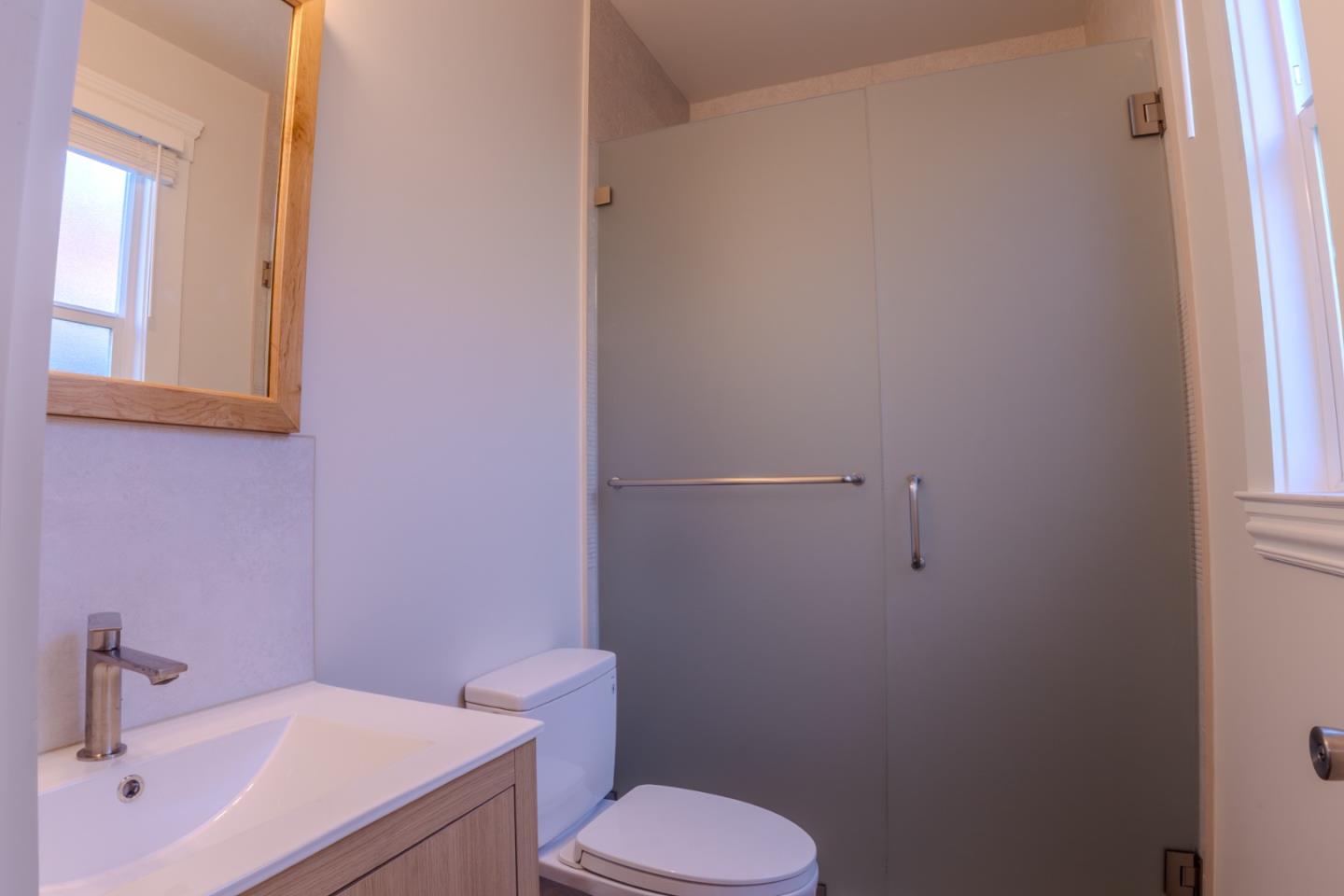 Detail Gallery Image 19 of 35 For 2018 Oakdale Ave, San Francisco,  CA 94124 - 3 Beds | 2 Baths