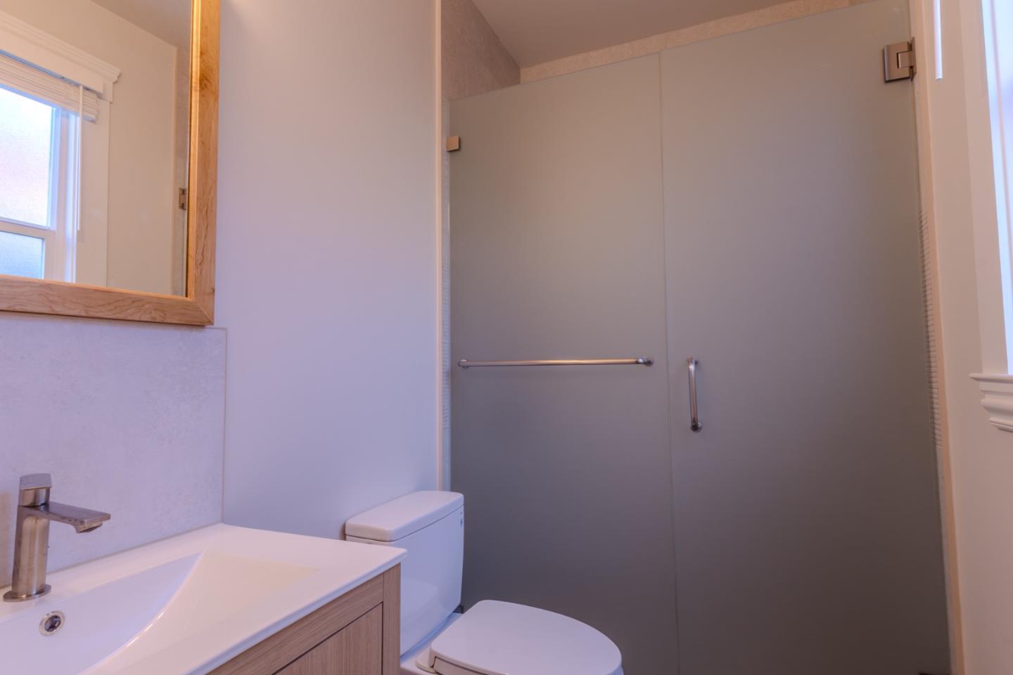 Detail Gallery Image 20 of 35 For 2018 Oakdale Ave, San Francisco,  CA 94124 - 3 Beds | 2 Baths