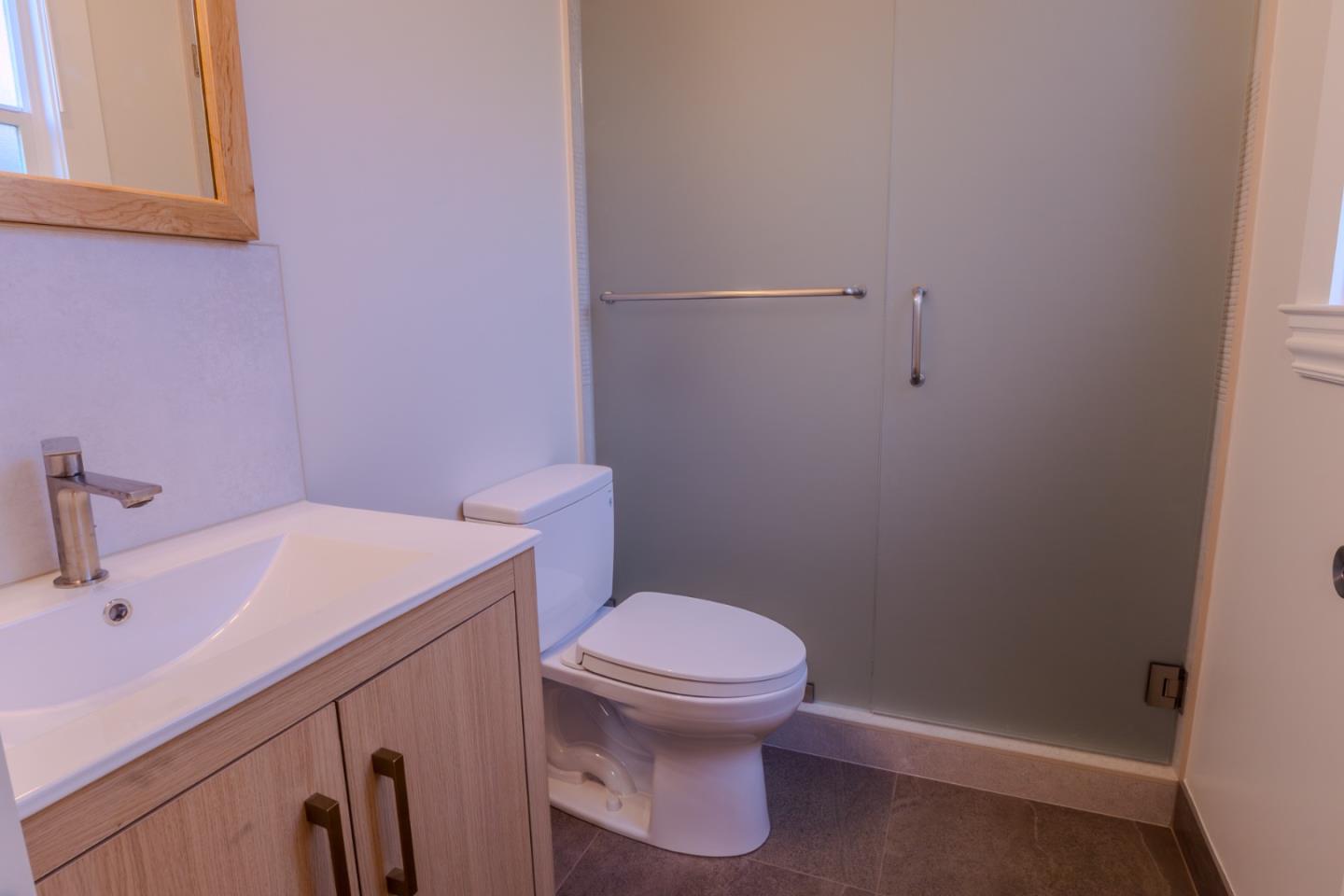 Detail Gallery Image 21 of 35 For 2018 Oakdale Ave, San Francisco,  CA 94124 - 3 Beds | 2 Baths