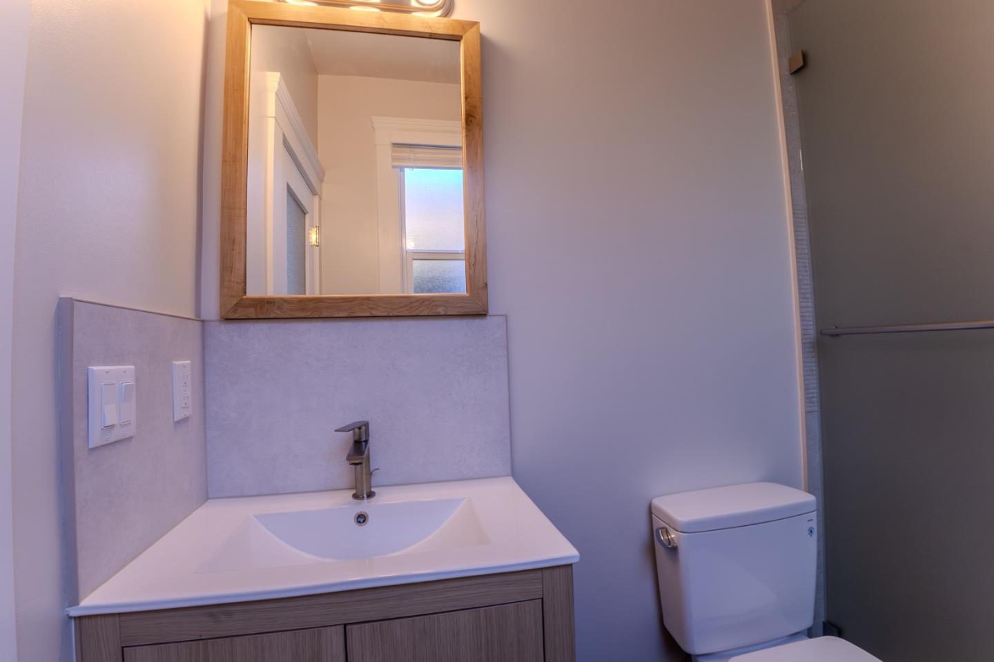 Detail Gallery Image 22 of 35 For 2018 Oakdale Ave, San Francisco,  CA 94124 - 3 Beds | 2 Baths