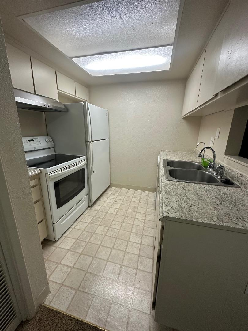 Detail Gallery Image 12 of 16 For 1645 Pyrenees Ave #63,  Stockton,  CA 95210 - 1 Beds | 1 Baths