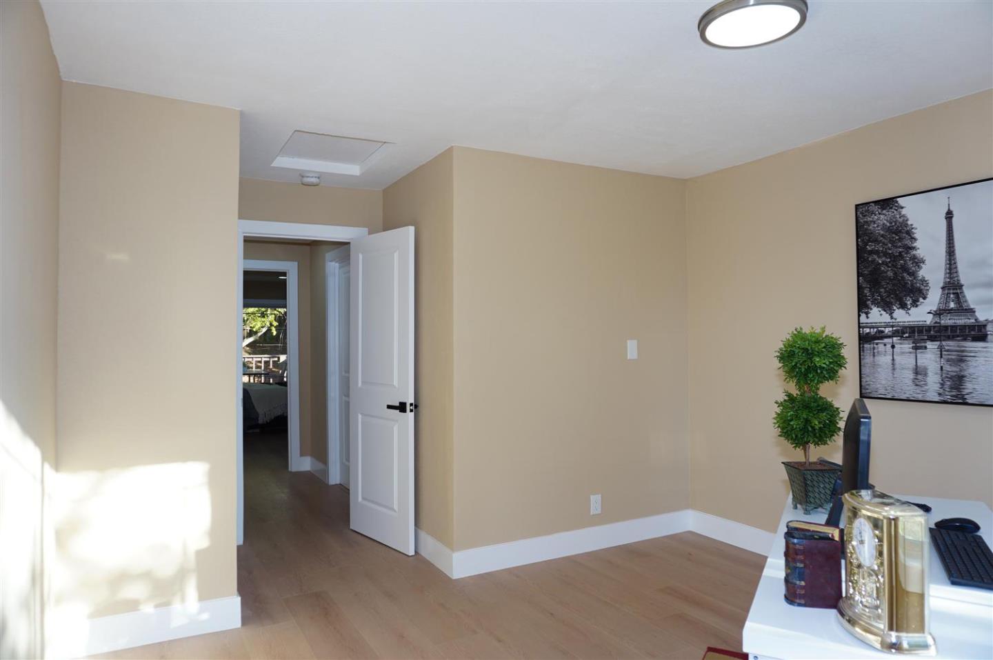 Detail Gallery Image 14 of 44 For 4146 Moonflower Ct, San Jose,  CA 95135 - 4 Beds | 2 Baths