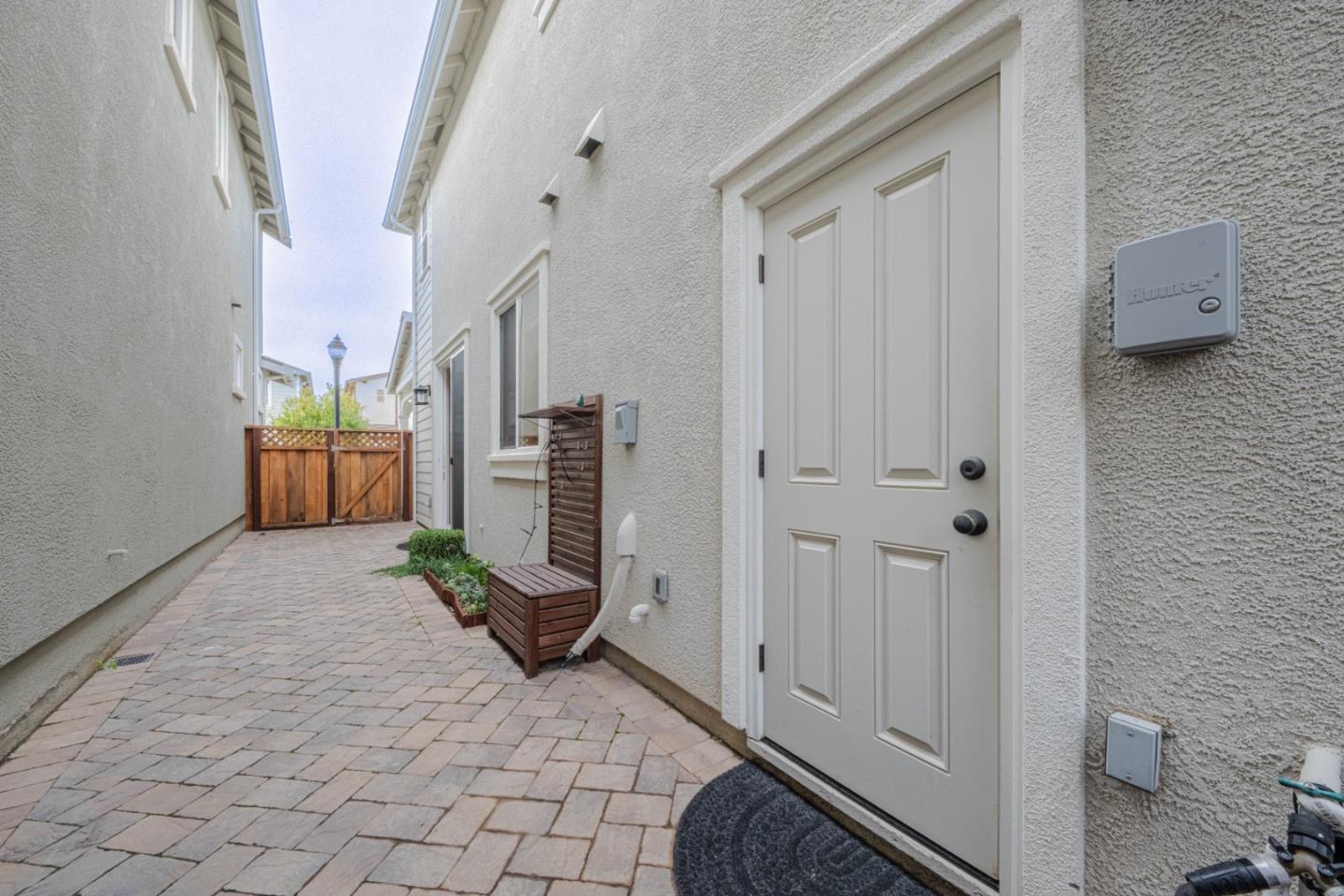 Detail Gallery Image 10 of 46 For 18831 Sedgwick Ln, Marina,  CA 93933 - 3 Beds | 2/1 Baths