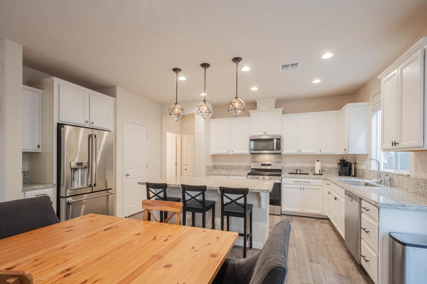 Detail Gallery Image 11 of 46 For 18831 Sedgwick Ln, Marina,  CA 93933 - 3 Beds | 2/1 Baths