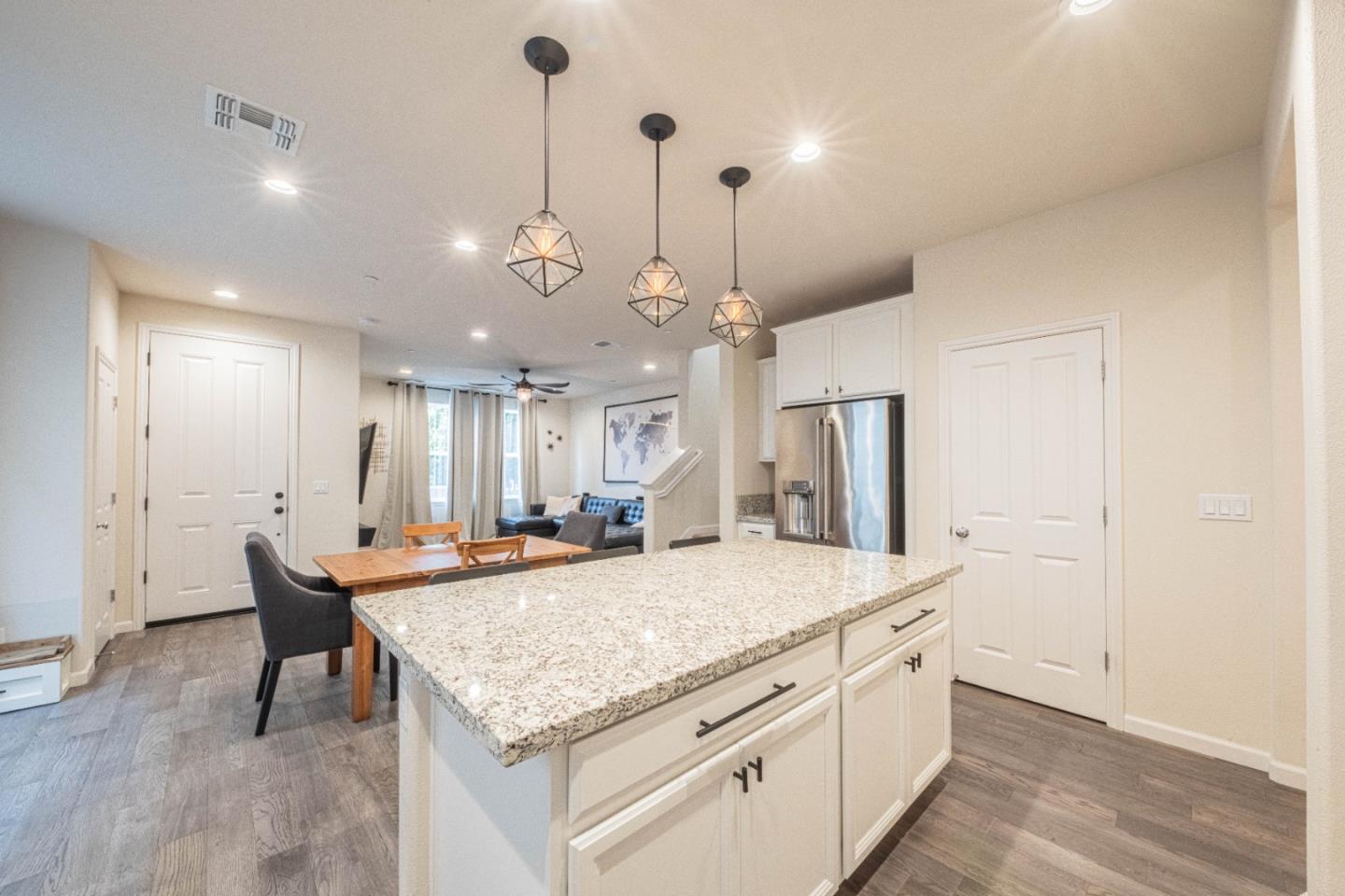 Detail Gallery Image 14 of 46 For 18831 Sedgwick Ln, Marina,  CA 93933 - 3 Beds | 2/1 Baths