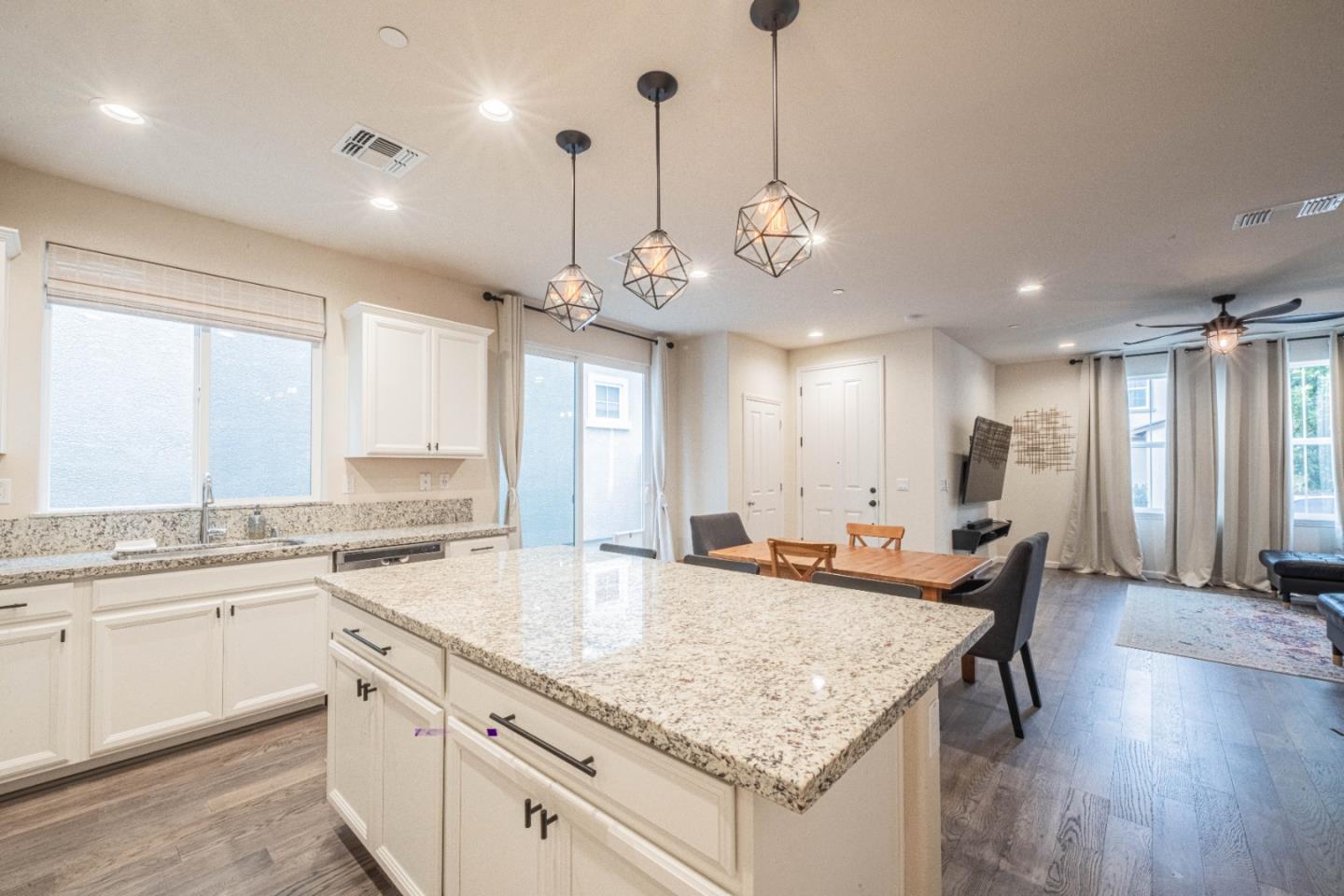 Detail Gallery Image 15 of 46 For 18831 Sedgwick Ln, Marina,  CA 93933 - 3 Beds | 2/1 Baths