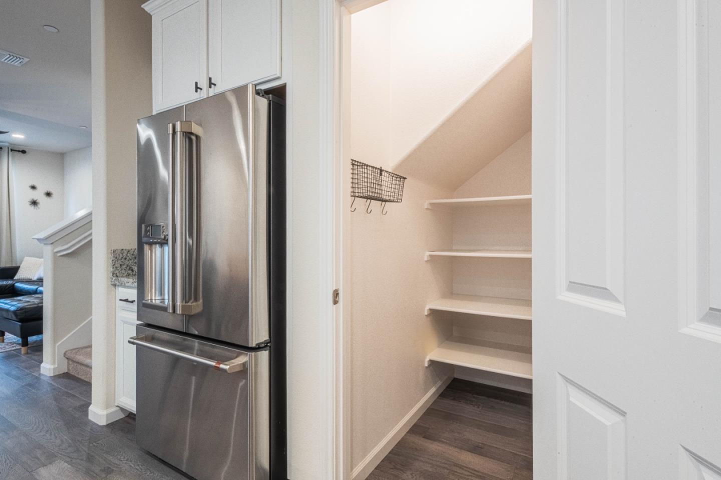 Detail Gallery Image 16 of 46 For 18831 Sedgwick Ln, Marina,  CA 93933 - 3 Beds | 2/1 Baths