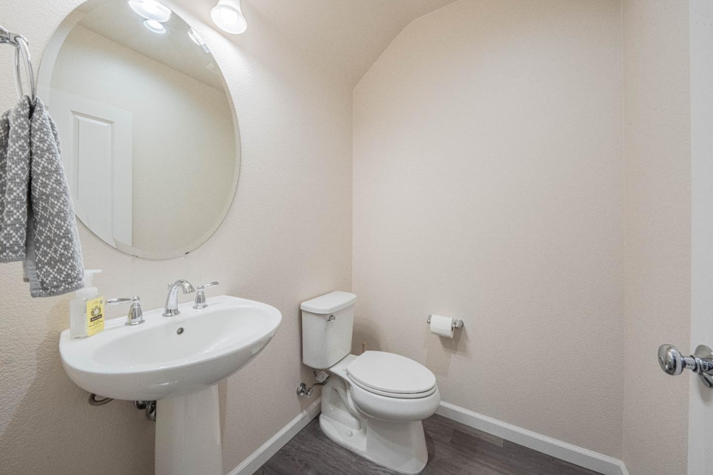 Detail Gallery Image 17 of 46 For 18831 Sedgwick Ln, Marina,  CA 93933 - 3 Beds | 2/1 Baths