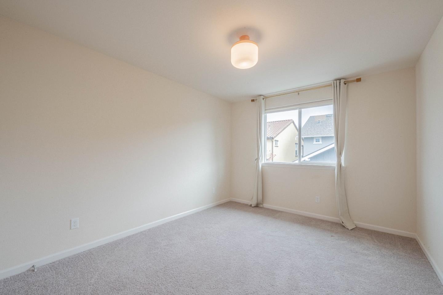 Detail Gallery Image 27 of 46 For 18831 Sedgwick Ln, Marina,  CA 93933 - 3 Beds | 2/1 Baths