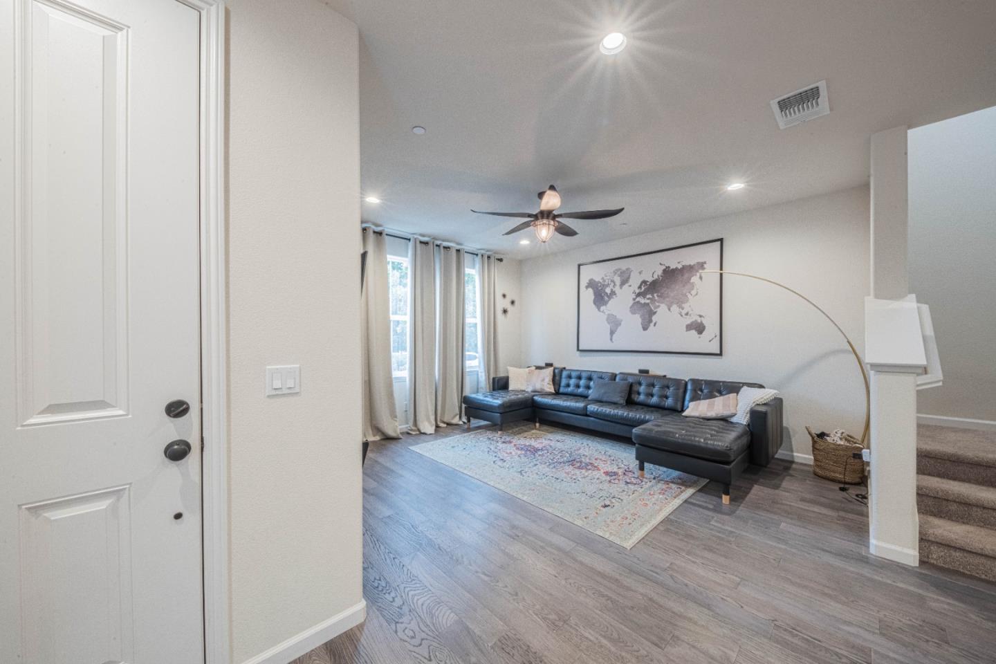 Detail Gallery Image 4 of 46 For 18831 Sedgwick Ln, Marina,  CA 93933 - 3 Beds | 2/1 Baths