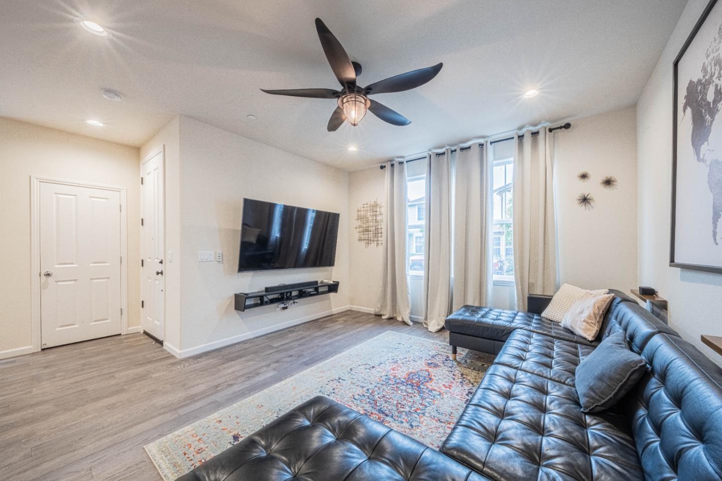 Detail Gallery Image 5 of 46 For 18831 Sedgwick Ln, Marina,  CA 93933 - 3 Beds | 2/1 Baths