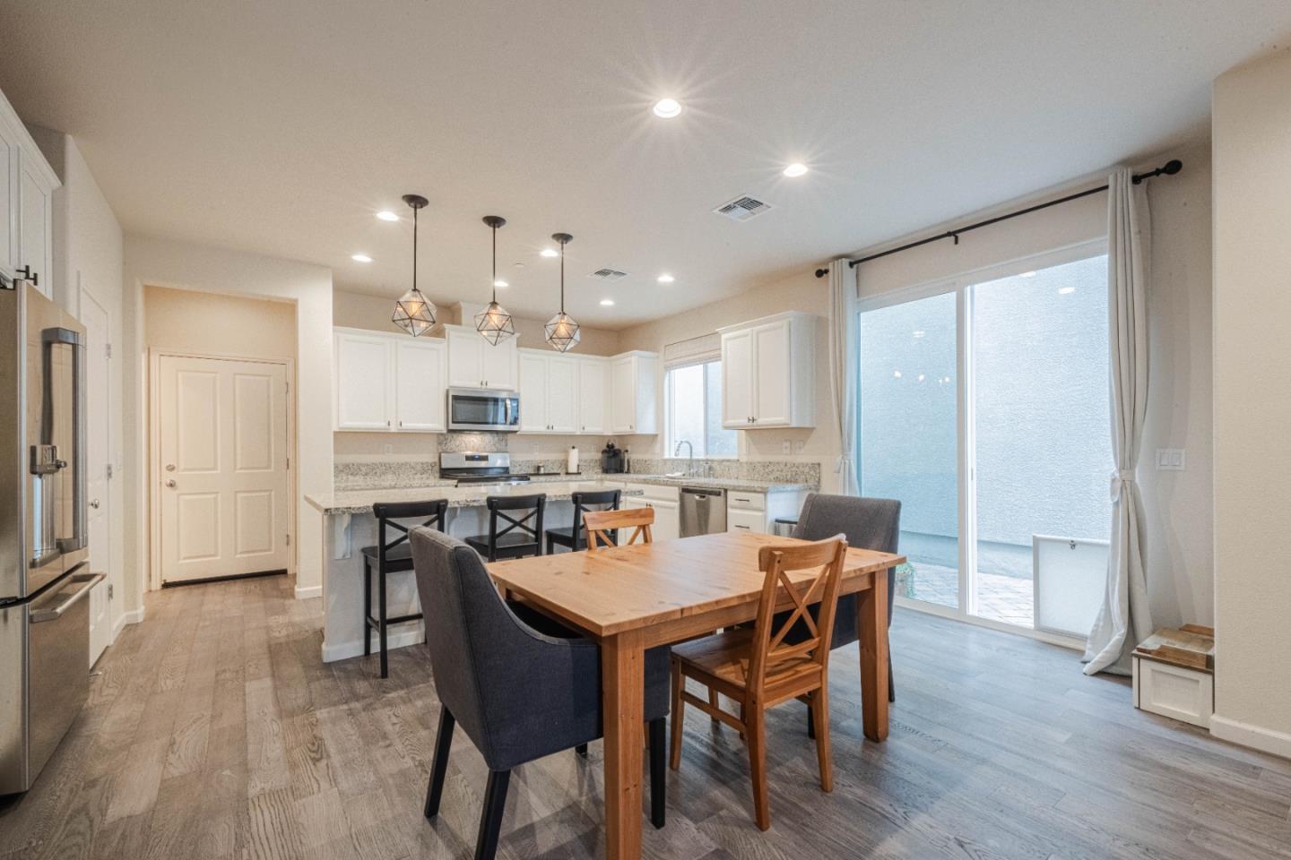 Detail Gallery Image 8 of 46 For 18831 Sedgwick Ln, Marina,  CA 93933 - 3 Beds | 2/1 Baths