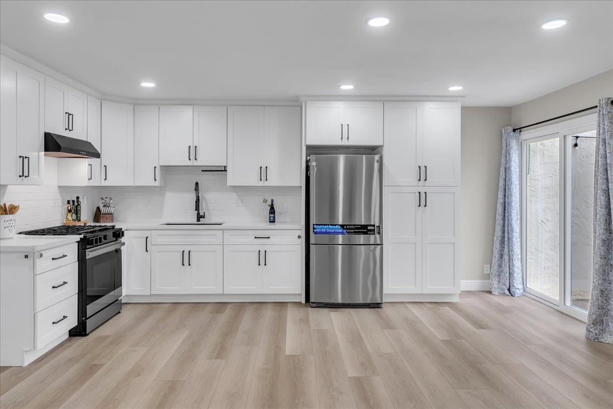 Detail Gallery Image 10 of 27 For 1680 Seville St, Salinas,  CA 93906 - 3 Beds | 2 Baths