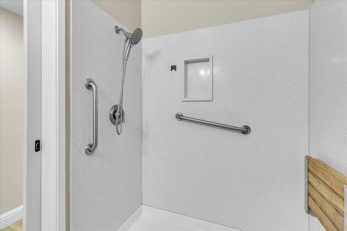 Detail Gallery Image 19 of 27 For 1680 Seville St, Salinas,  CA 93906 - 3 Beds | 2 Baths