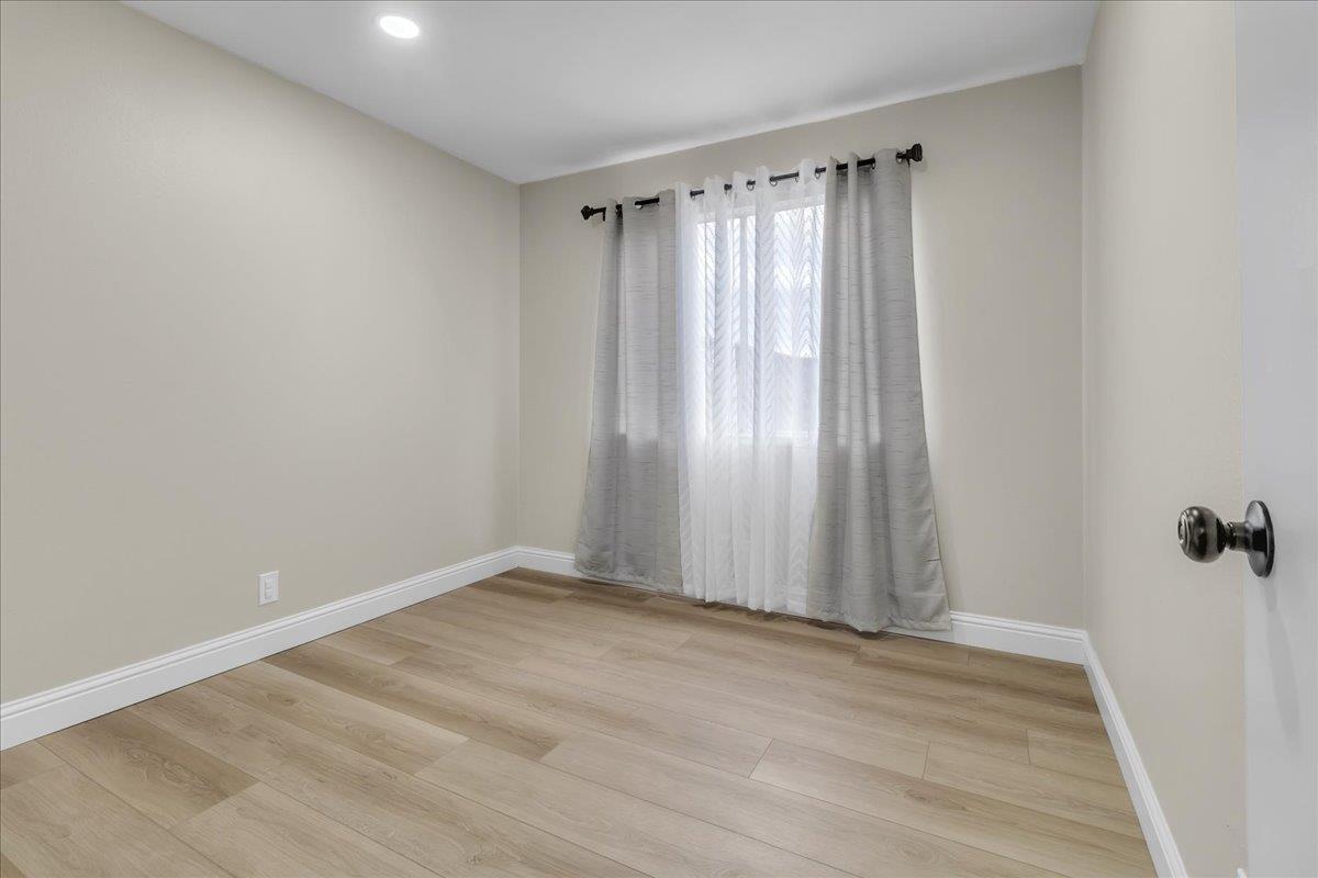 Detail Gallery Image 25 of 27 For 1680 Seville St, Salinas,  CA 93906 - 3 Beds | 2 Baths