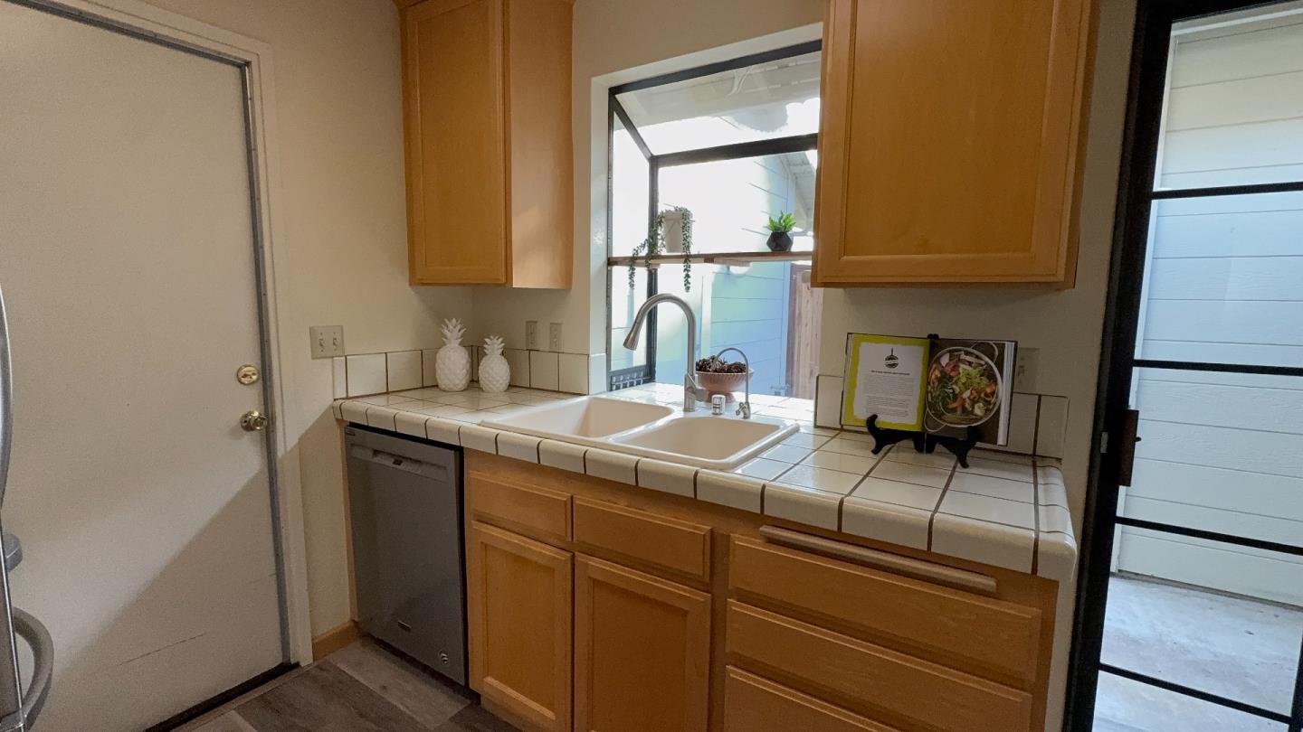 Detail Gallery Image 15 of 37 For 1026 Highlander Dr, Seaside,  CA 93955 - 2 Beds | 2 Baths