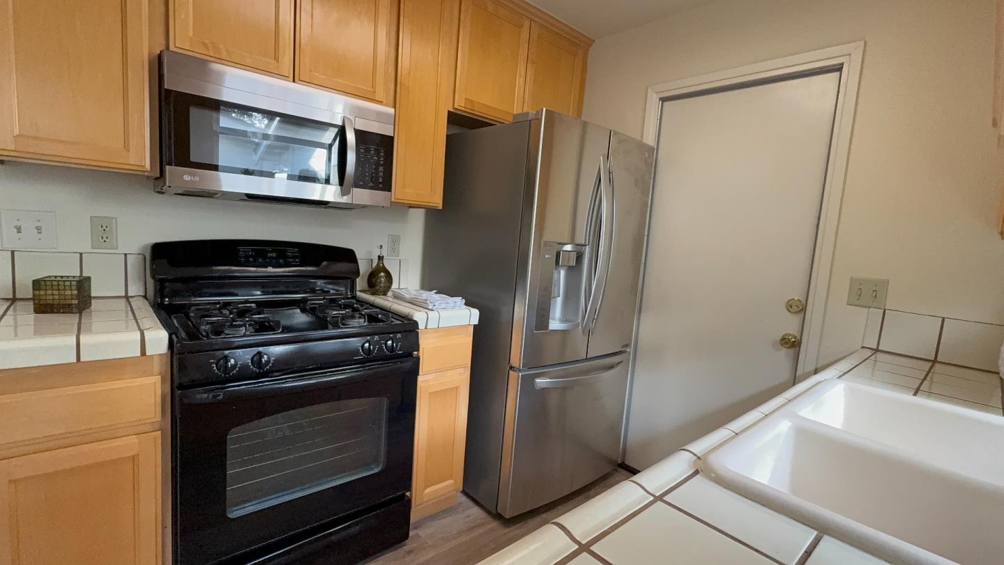 Detail Gallery Image 16 of 37 For 1026 Highlander Dr, Seaside,  CA 93955 - 2 Beds | 2 Baths