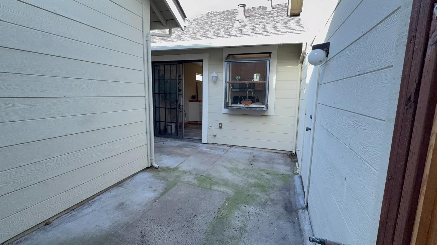 Detail Gallery Image 18 of 37 For 1026 Highlander Dr, Seaside,  CA 93955 - 2 Beds | 2 Baths