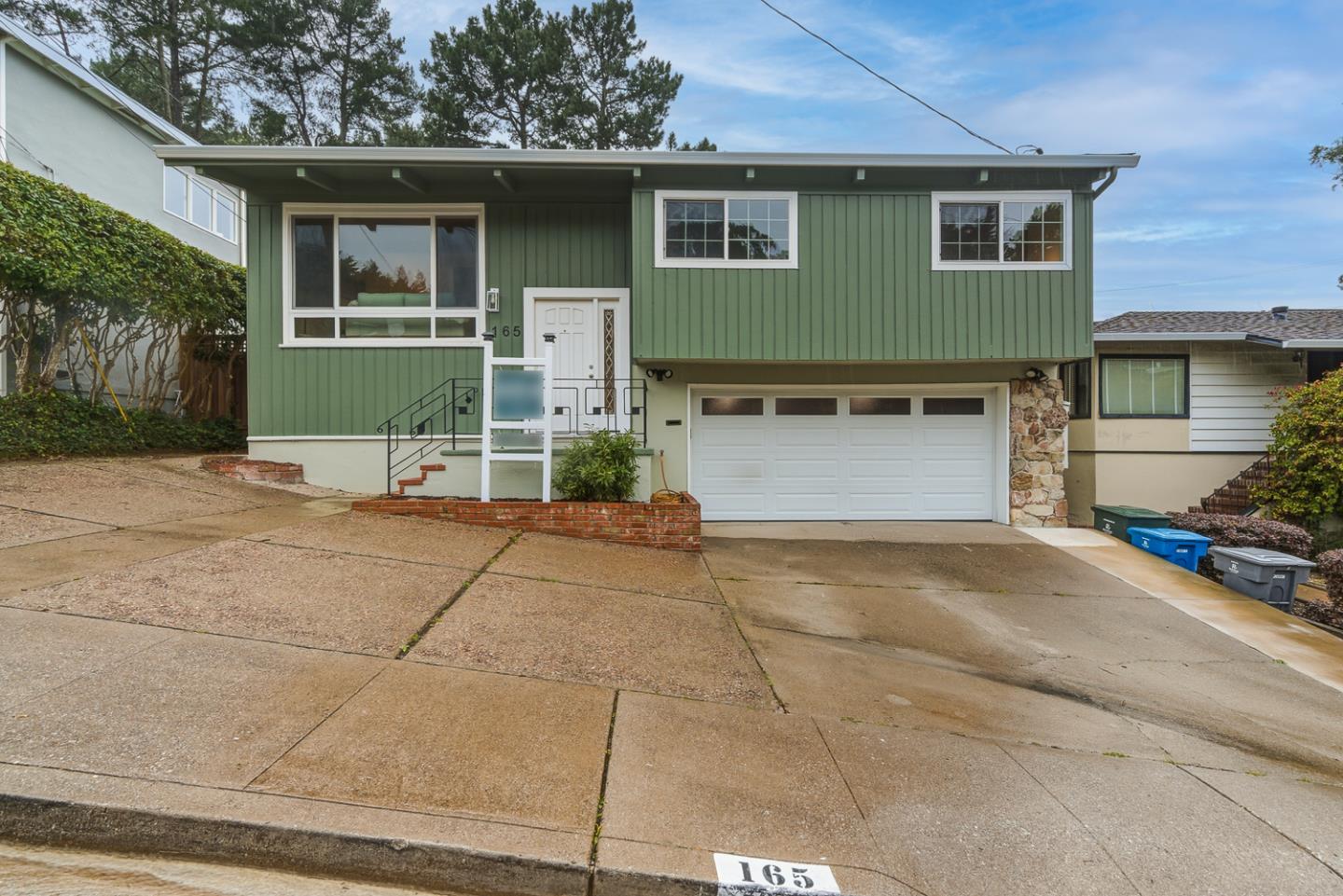 Front Image Thumbnail for ML82030093