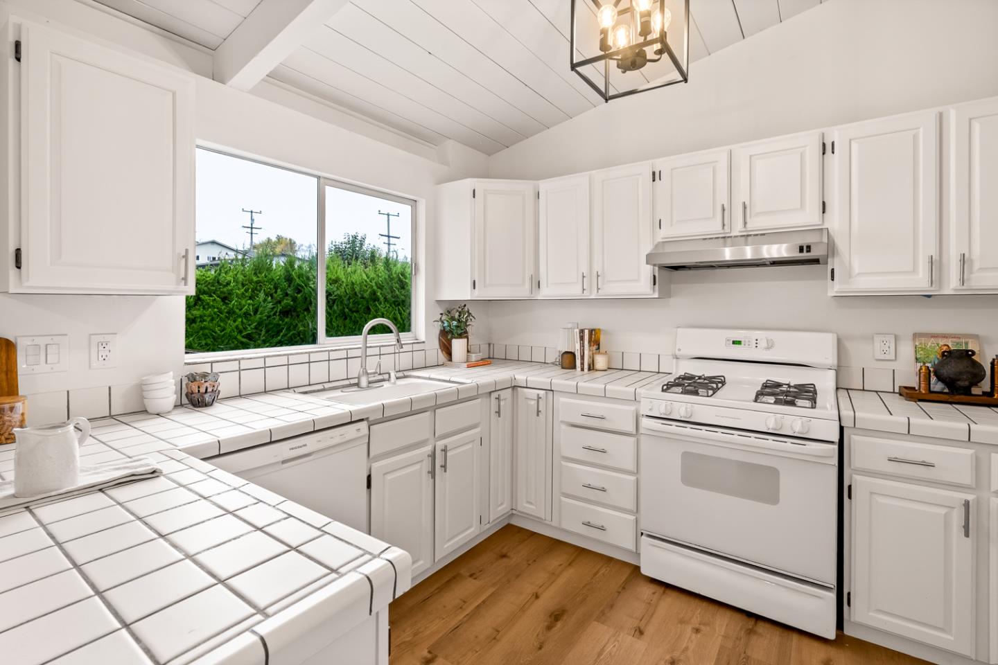 Detail Gallery Image 11 of 42 For 165 Madison Ave, San Bruno,  CA 94066 - 3 Beds | 2 Baths