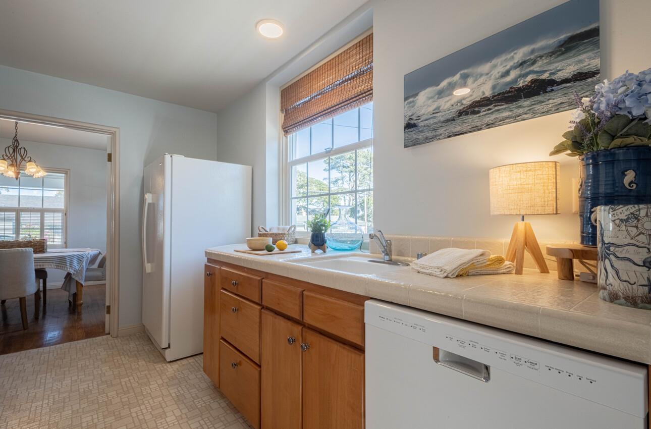 Detail Gallery Image 19 of 40 For 801 Laurel Ave, Pacific Grove,  CA 93950 - 2 Beds | 2 Baths