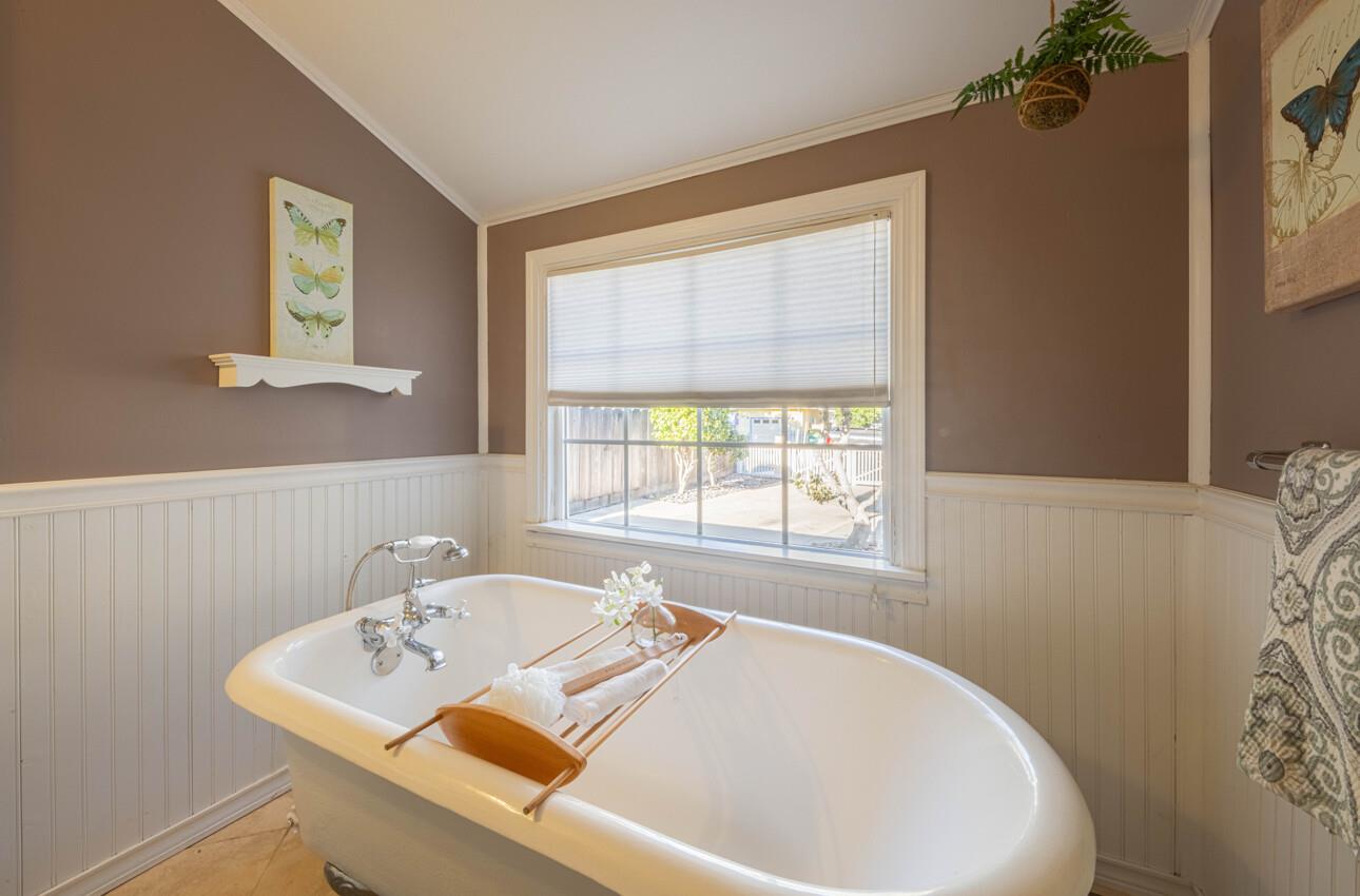 Detail Gallery Image 25 of 40 For 801 Laurel Ave, Pacific Grove,  CA 93950 - 2 Beds | 2 Baths