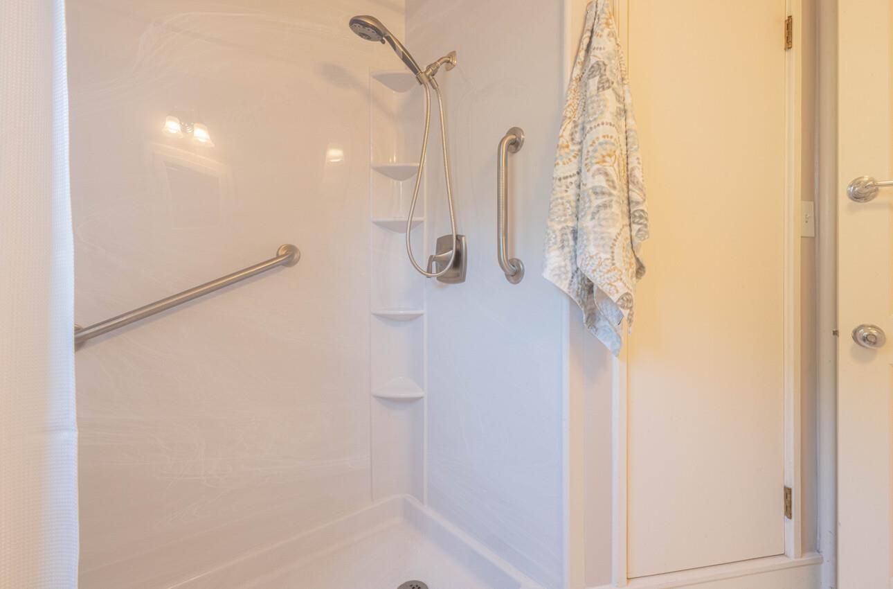 Detail Gallery Image 33 of 40 For 801 Laurel Ave, Pacific Grove,  CA 93950 - 2 Beds | 2 Baths