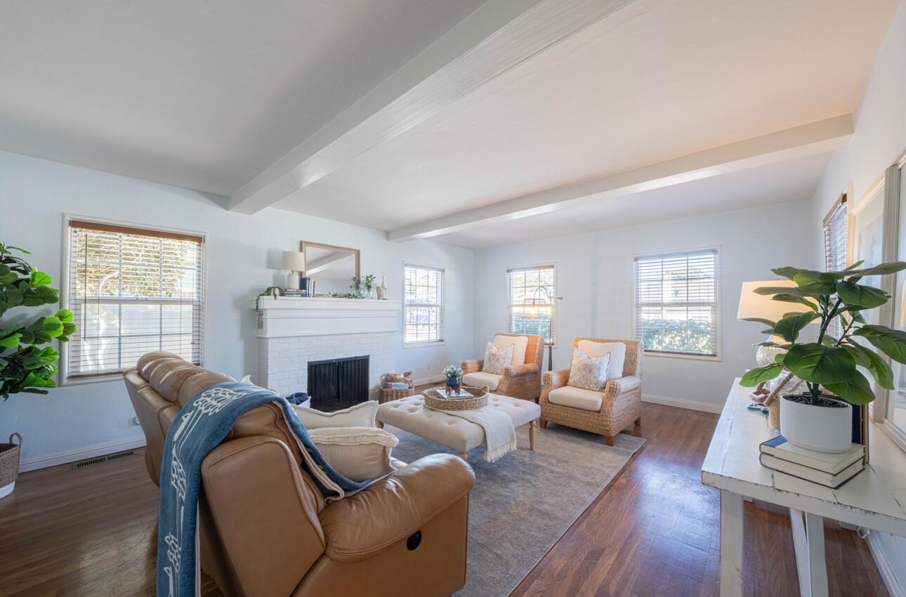 Detail Gallery Image 6 of 40 For 801 Laurel Ave, Pacific Grove,  CA 93950 - 2 Beds | 2 Baths