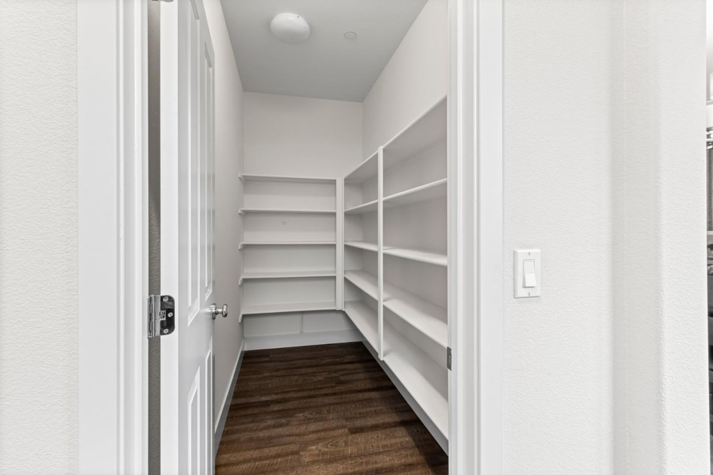 Detail Gallery Image 12 of 41 For 9850 Bobcat Ct, Gilroy,  CA 95020 - 4 Beds | 3/1 Baths