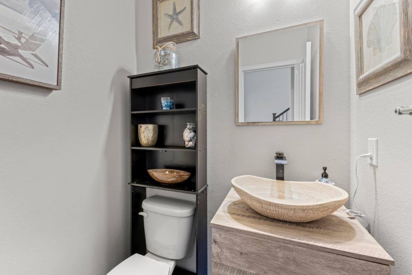 Detail Gallery Image 17 of 41 For 9850 Bobcat Ct, Gilroy,  CA 95020 - 4 Beds | 3/1 Baths