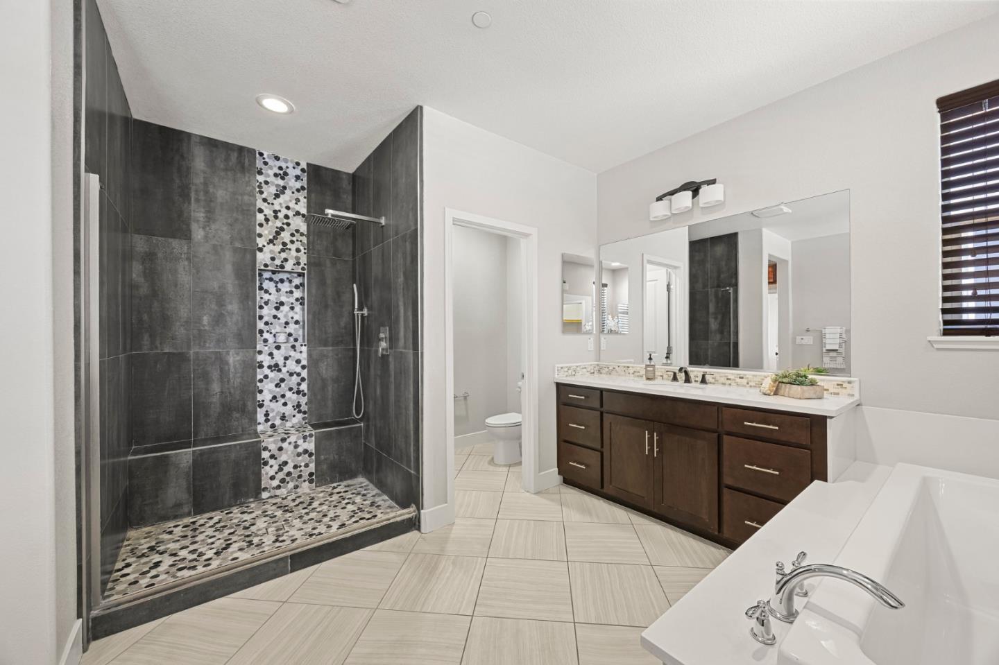 Detail Gallery Image 24 of 41 For 9850 Bobcat Ct, Gilroy,  CA 95020 - 4 Beds | 3/1 Baths