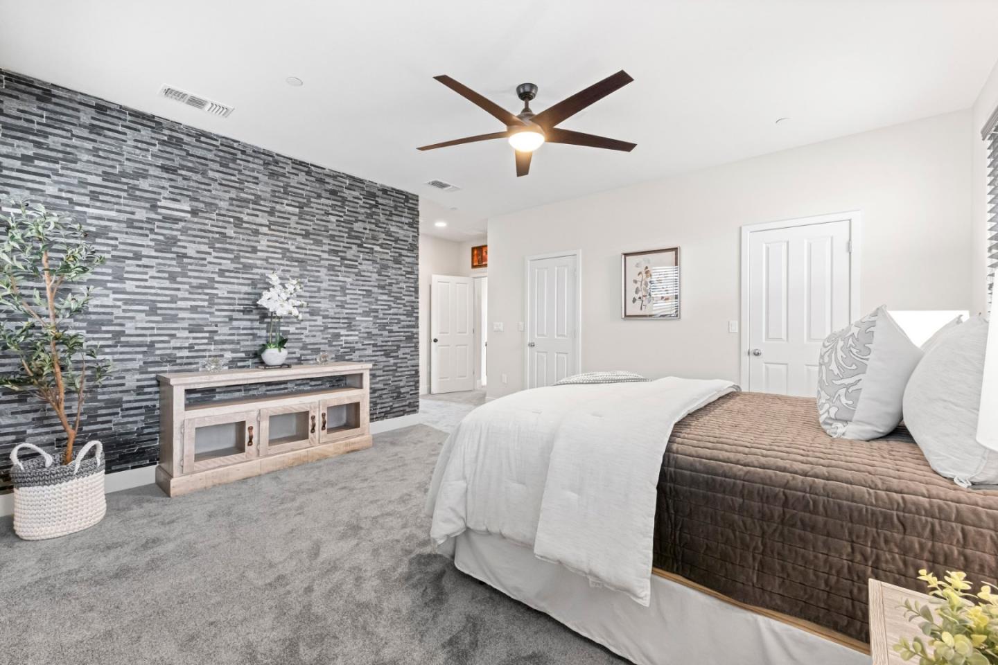 Detail Gallery Image 3 of 41 For 9850 Bobcat Ct, Gilroy,  CA 95020 - 4 Beds | 3/1 Baths