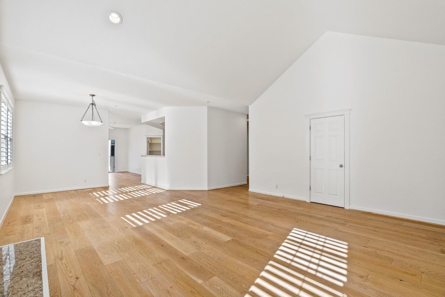 Detail Gallery Image 11 of 41 For 419 Linden St, Santa Cruz,  CA 95062 - 3 Beds | 2 Baths