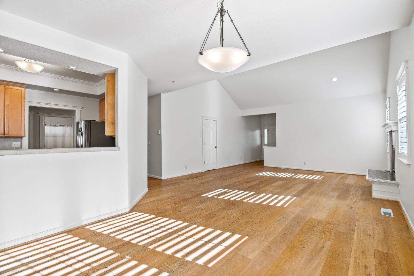 Detail Gallery Image 12 of 41 For 419 Linden St, Santa Cruz,  CA 95062 - 3 Beds | 2 Baths