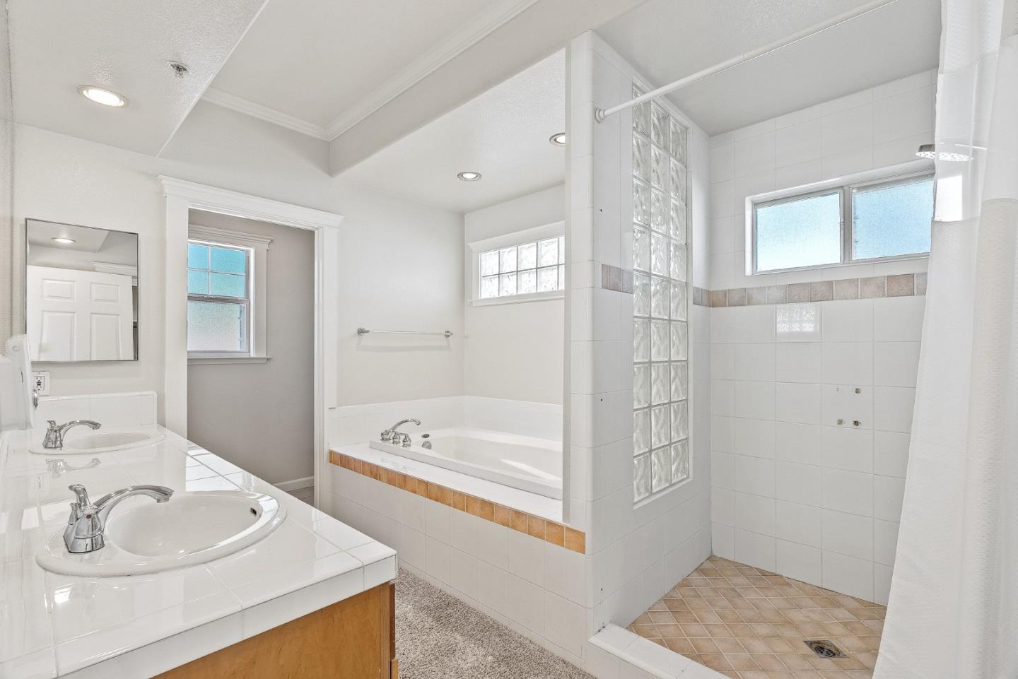Detail Gallery Image 21 of 41 For 419 Linden St, Santa Cruz,  CA 95062 - 3 Beds | 2 Baths