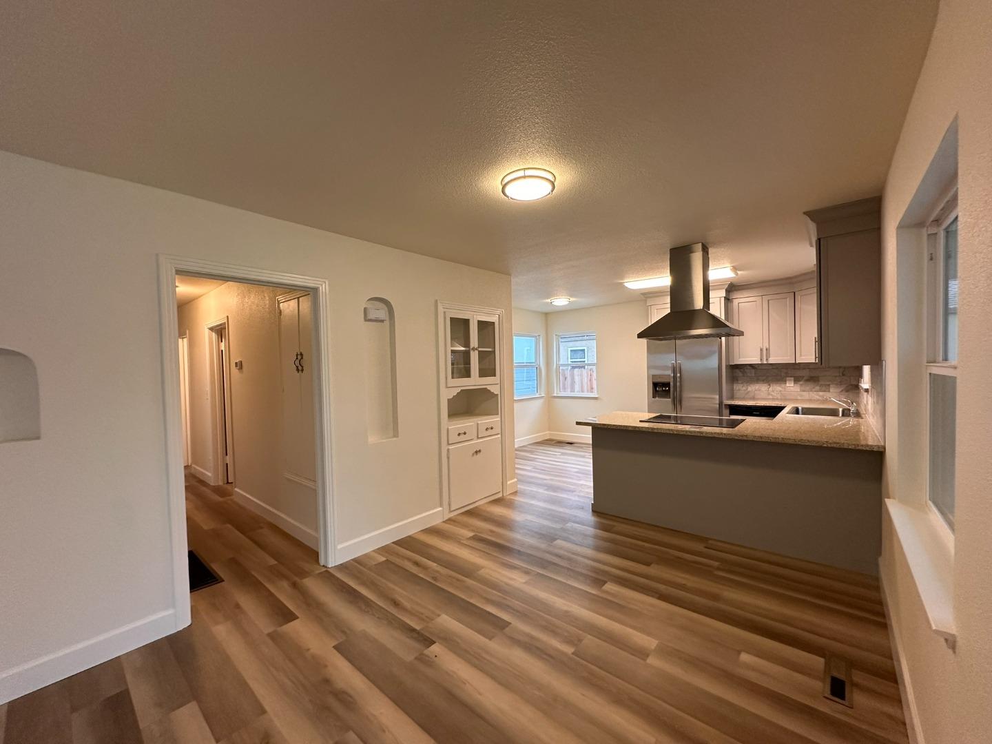 Detail Gallery Image 4 of 31 For 1220 S Church St, Lodi,  CA 95240 - 3 Beds | 1/1 Baths