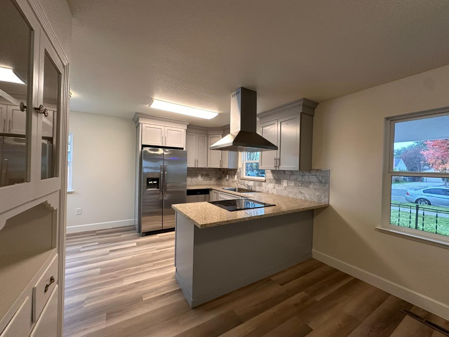 Detail Gallery Image 5 of 31 For 1220 S Church St, Lodi,  CA 95240 - 3 Beds | 1/1 Baths