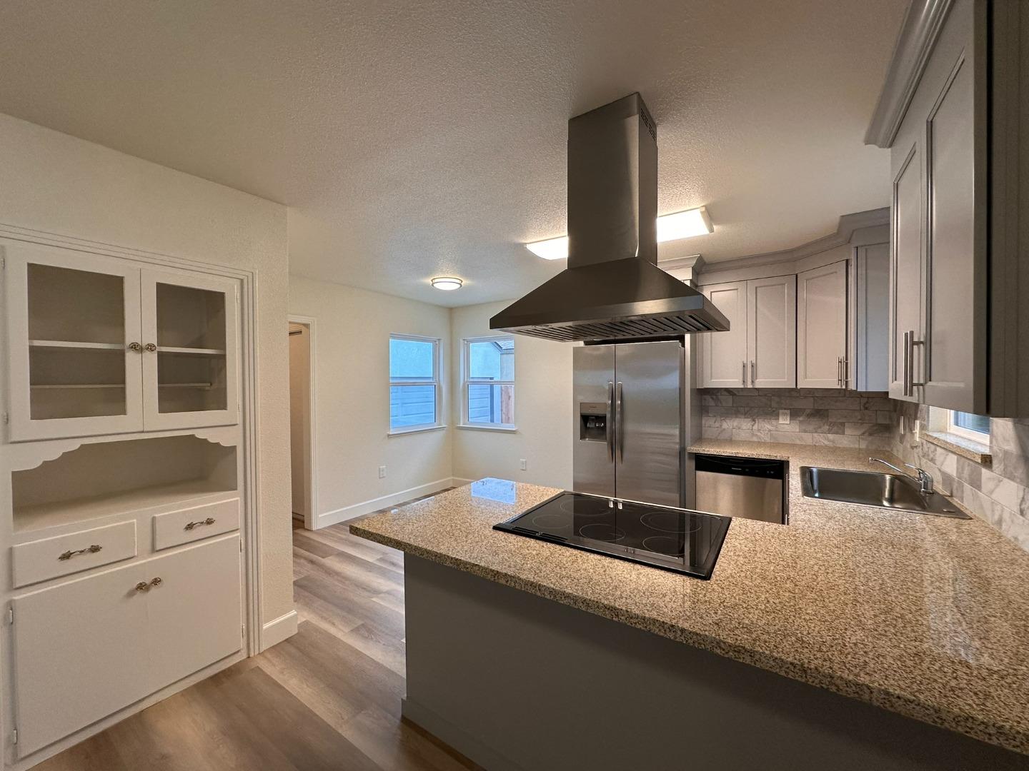 Detail Gallery Image 6 of 31 For 1220 S Church St, Lodi,  CA 95240 - 3 Beds | 1/1 Baths