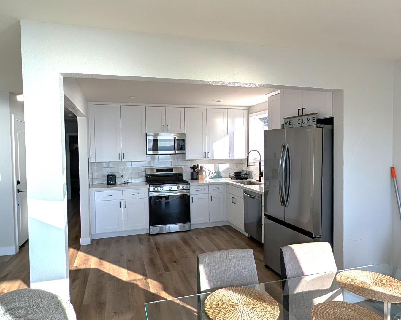 Detail Gallery Image 14 of 29 For 910 Skyline Dr, Daly City,  CA 94015 - 5 Beds | 3 Baths