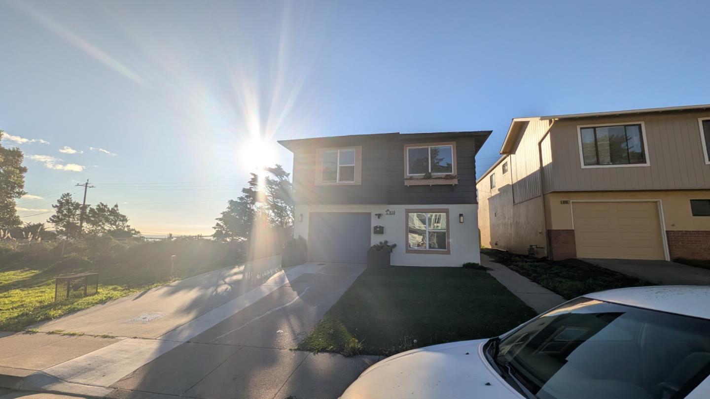 Detail Gallery Image 3 of 29 For 910 Skyline Dr, Daly City,  CA 94015 - 5 Beds | 3 Baths